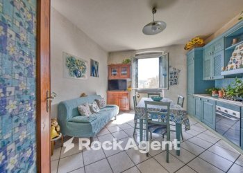 Salone - Quadrilocale via Antonietta Massuccone Mazzini, 20, Genova (zona Bolzaneto) - foto 7