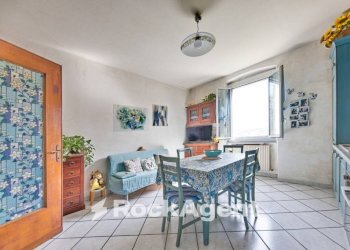 Salone - Quadrilocale via Antonietta Massuccone Mazzini, 20, Genova (zona Bolzaneto) - foto 8