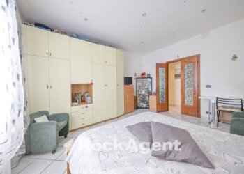 Camera da letto - Quadrilocale via Antonietta Massuccone Mazzini, 20, Genova (zona Bolzaneto) - foto 13