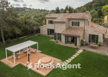 Giardino - Villa strada Madonna dei Mazza, Pesaro - photo 2