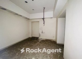 Stanza non arredata - Negozio via Costantino Astarita, 43, Pagani - foto 7