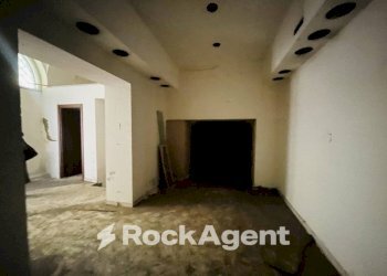 Magazzino - Negozio via Costantino Astarita, 43, Pagani - foto 15