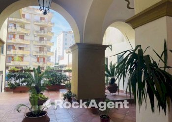 Interno palazzo - Negozio via Costantino Astarita, 43, Pagani - foto 24