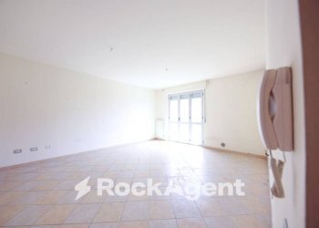 Cucina - Bilocale via Tortona, 84, Alessandria - foto 2