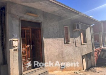 Facciata - Casa indipendente via Rione Garreffa, Benestare - foto 1