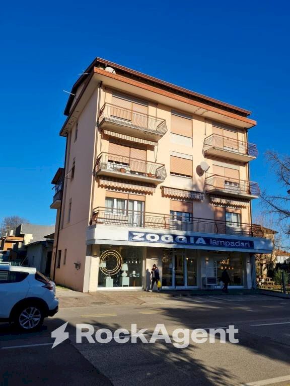 Facciata - Quadrilocale via Carlo Vizzotto, 37, San Donà di Piave - foto 2