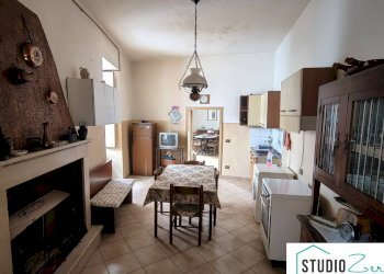 Foto 1 - Trilocale rimembranze
 
22, Amelia - foto 1