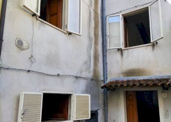 Cortile interno - Casa indipendente via Guglielmo Marconi, 138, Trecchina - foto 7
