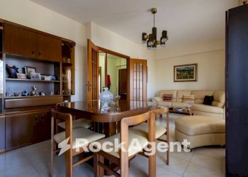 Salone - Quadrilocale viale Barlaam da Seminara, 36, Catanzaro - foto 1