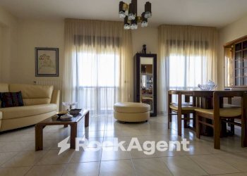 Salone - Quadrilocale viale Barlaam da Seminara, 36, Catanzaro - foto 3