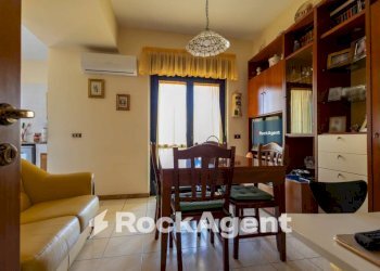 Salone - Quadrilocale viale Barlaam da Seminara, 36, Catanzaro - foto 8