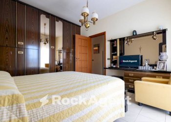 Camera da letto - Quadrilocale viale Barlaam da Seminara, 36, Catanzaro - foto 15