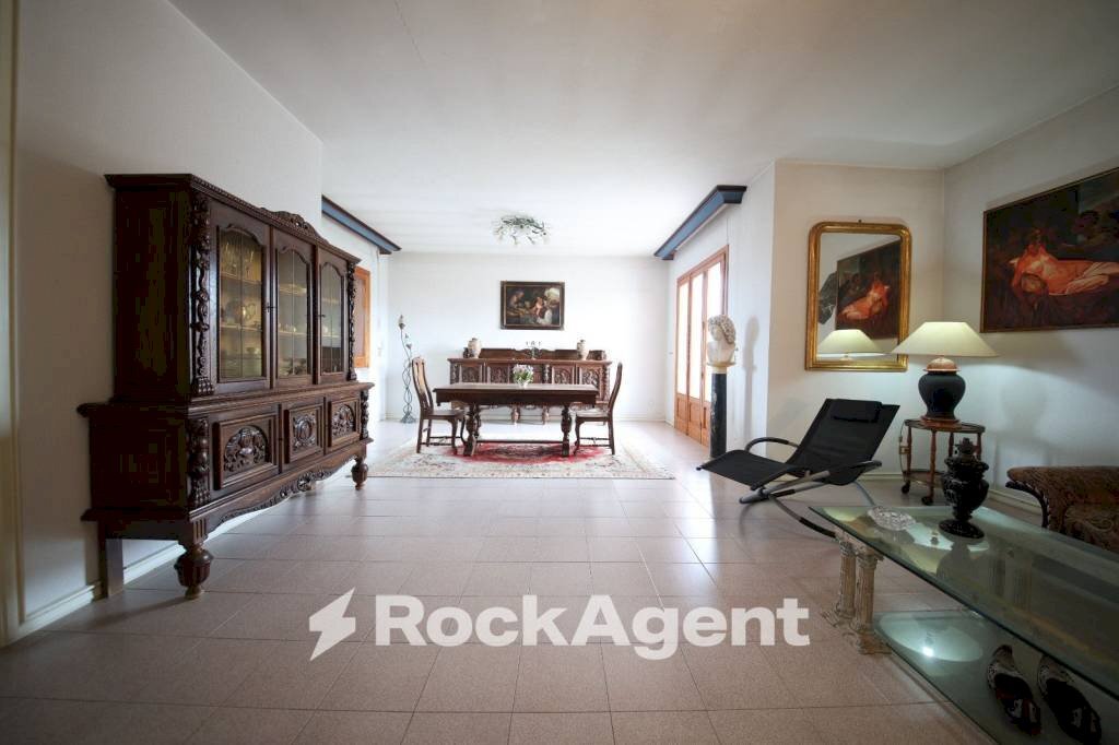 Salone - Villa via Evangelista Torricelli, 5, Copertino - foto 1