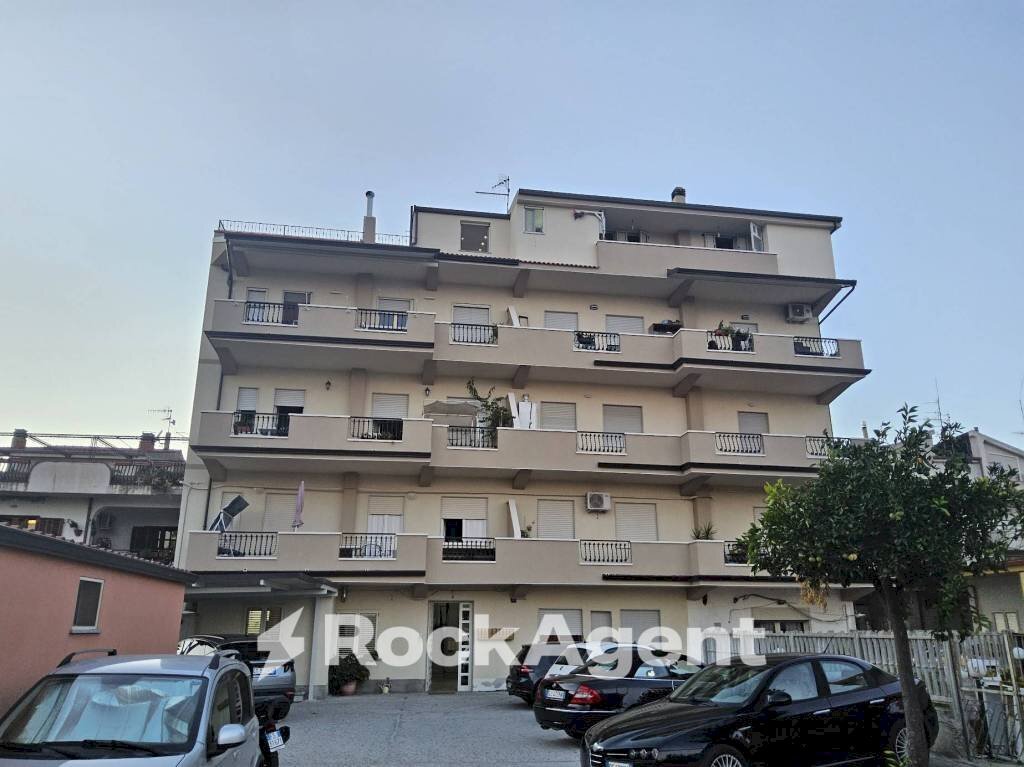 Facciata - Trilocale via Aguglia I, Caulonia - foto 1