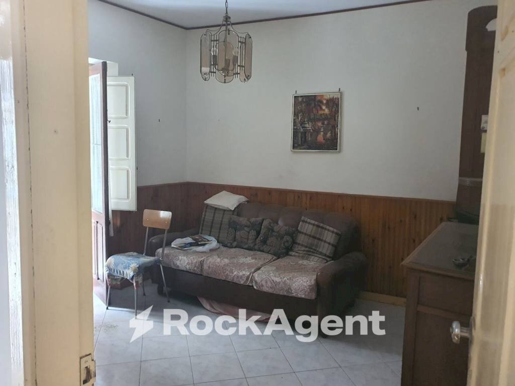 Salone - Casa indipendente via Poerio, Gioiosa Ionica - foto 3