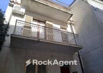 Facciata - Casa indipendente via Poerio, Gioiosa Ionica - foto 19