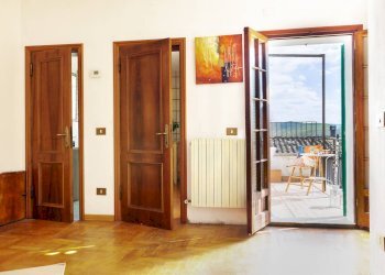 Foto 2 - Quadrilocale via principale
 
204, Siena - foto 2