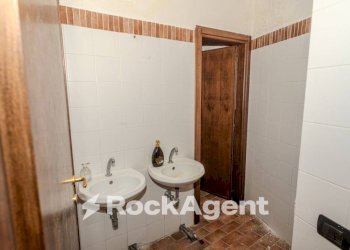 Bagno - Shop via Del Macello, 30, Viterbo - photo 10