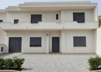 Facciata - Casa indipendente via Fratelli Cervi, 26, Melissano - foto 2