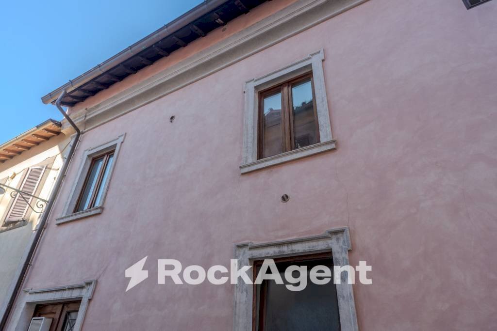 Facciata - Three-room apartment via Del Macello, 28, Viterbo - photo 1