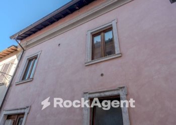 Facciata - Trilocale via Del Macello, 28, Viterbo - foto 1