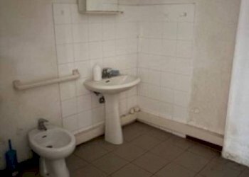 Bagno - Warehouse via Giro delle Mura Sud, 47, Empoli - photo 12