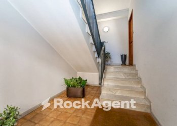 Interno palazzo - Four-room apartment via Duca degli Abruzzi, 83, San Giovanni la Punta - photo 35