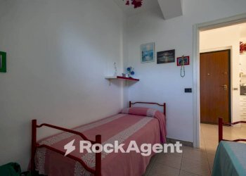 Camera da letto - Four-room apartment via San Martino, Stalettì - photo 32