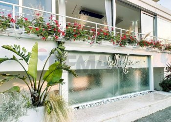 Fronte ristorante - Locale Commerciale Via Pinzon
 
22, Bellaria-Igea Marina - foto 10