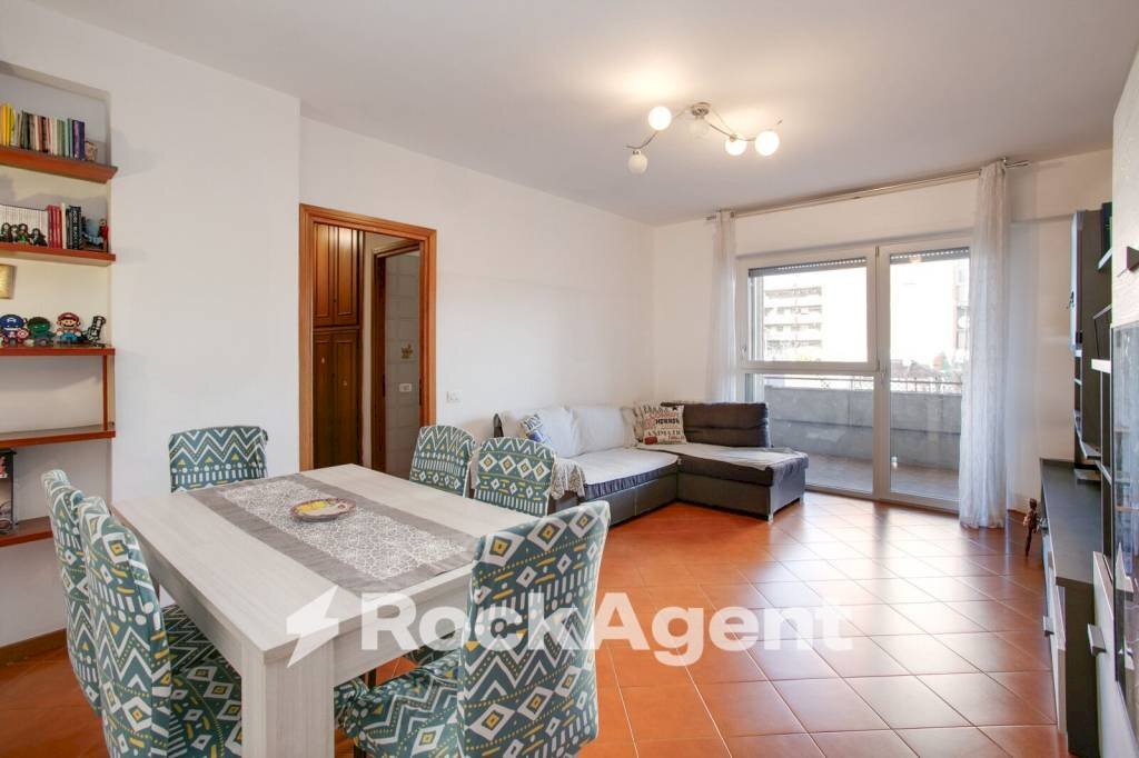 Salone - Trilocale via Deserto del Gobi, Roma (zona Torrino) - foto 1