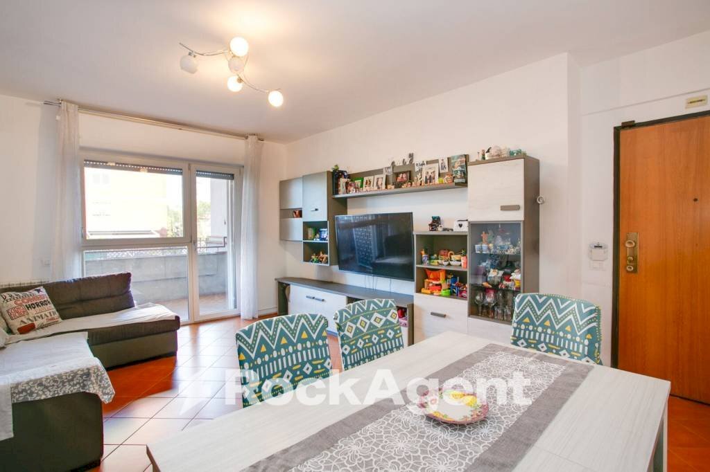 Salone - Trilocale via Deserto del Gobi, Roma (zona Torrino) - foto 2