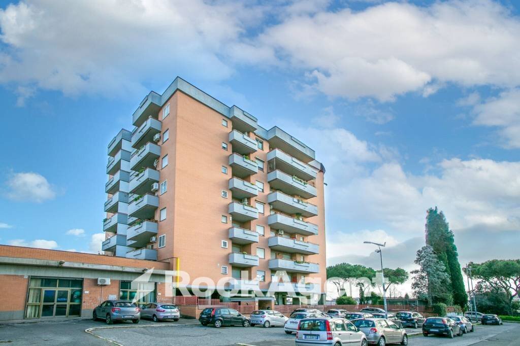 Facciata - Trilocale via Deserto del Gobi, Roma (zona Torrino) - foto 3