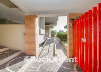 Interno palazzo - Trilocale via Deserto del Gobi, Roma (zona Torrino) - foto 25