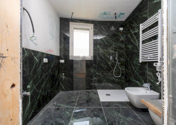 Bagno - Trilocale via Piave
 
23, Busnago - foto 23