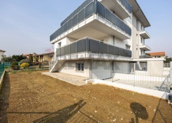 Edificio all\'aperto - Trilocale via Piave
 
23, Busnago - foto 35