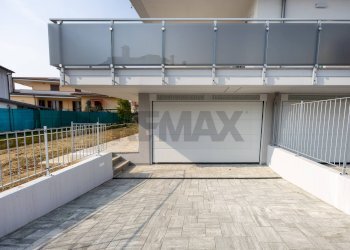 Terrazza - Trilocale via Piave
 
23, Busnago - foto 37