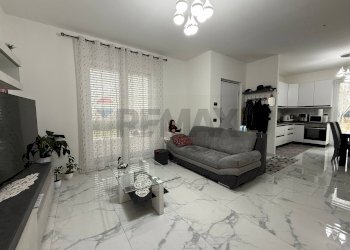 Sala da pranzo - Semi-detached house via Milano
 
20, Trezzano Rosa - photo 5