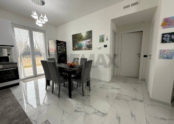 Sala da pranzo - Semi-detached house via Milano
 
20, Trezzano Rosa - photo 8