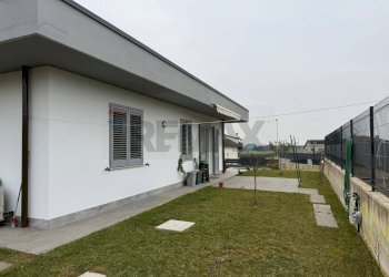 Terrazza - Semi-detached house via Milano
 
20, Trezzano Rosa - photo 19