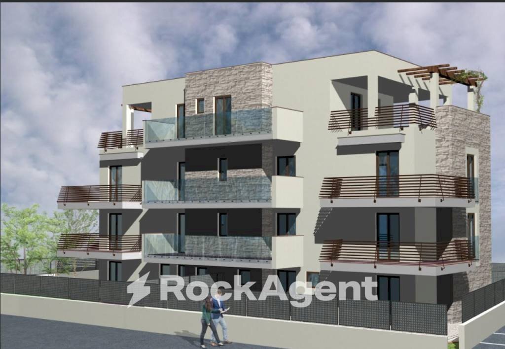 Facciata - Trilocale via Giulio Cesare, 31, Santa Marinella - foto 2