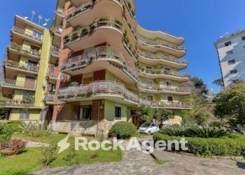 Facciata - Appartamento via Francesco Petrarca, Napoli (zona Posillipo) - foto 25