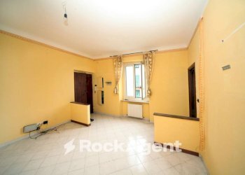 Cucina - Trilocale via San Quirico, 109, Genova (zona Bolzaneto) - foto 1