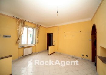 Cucina - Trilocale via San Quirico, 109, Genova (zona Bolzaneto) - foto 3