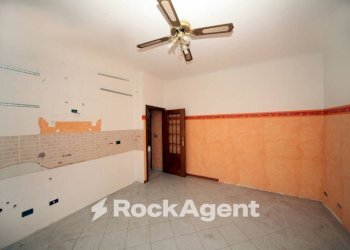 Cucina - Trilocale via San Quirico, 109, Genova (zona Bolzaneto) - foto 4