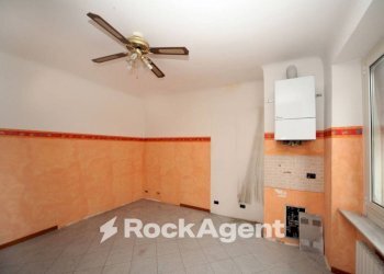 Salone - Trilocale via San Quirico, 109, Genova (zona Bolzaneto) - foto 5