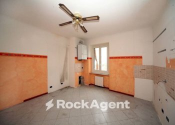 Salone - Trilocale via San Quirico, 109, Genova (zona Bolzaneto) - foto 7