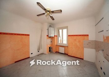 Salone - Three-room apartment via San Quirico, 109, Genova (neighborhood Bolzaneto) - photo 7