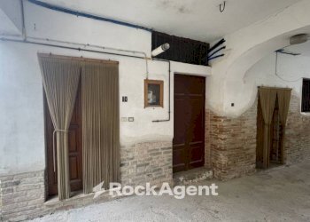 Cantina - Casa indipendente via Villa Tassoni, 10, Bellante - foto 3