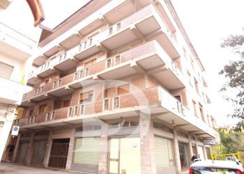 Foto 1 - Quadrilocale Piazza Garibaldi, Loreto Aprutino - foto 1