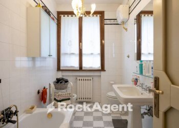 Bagno - Villa via Venezia, 35, Pontedera - foto 27